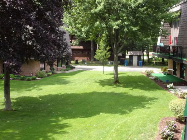 Hotel Berdel - Lake Shore East Condos (newer photo)